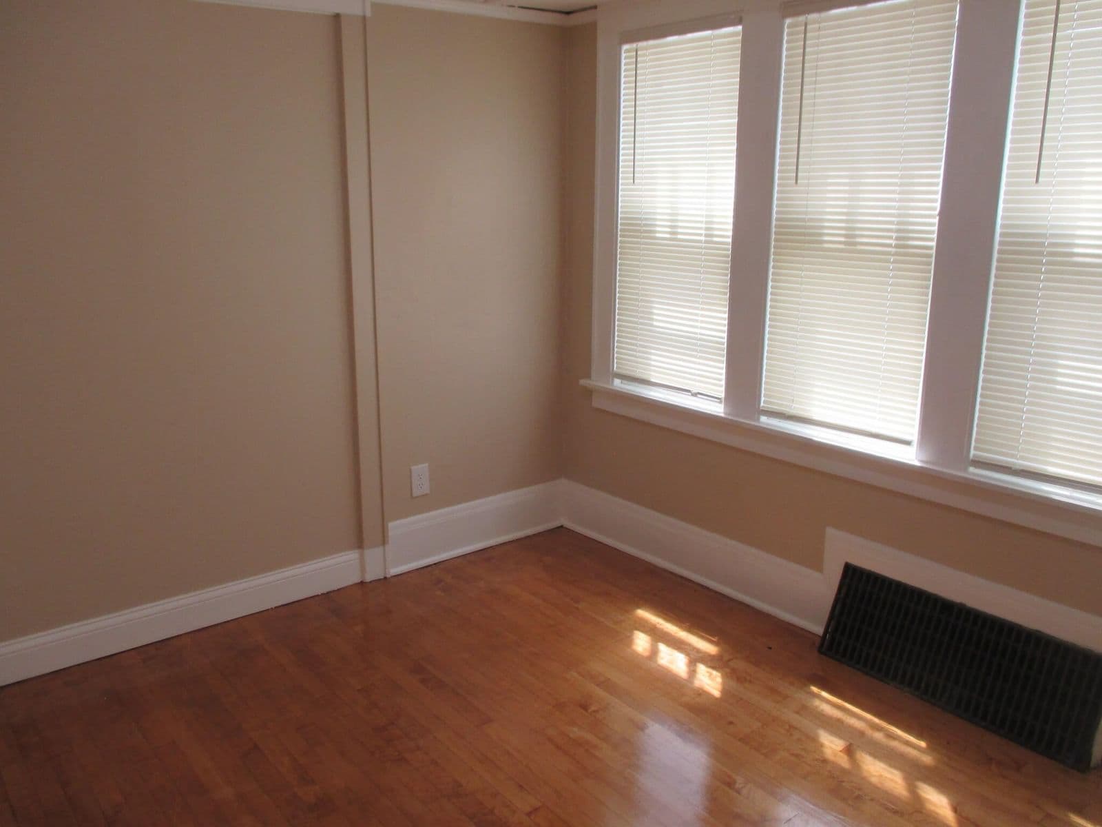 Photo 5 of 1925 27th