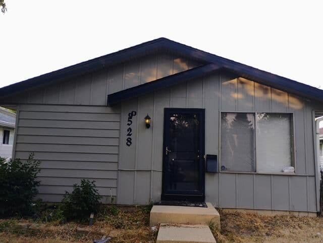 8528 Potomac