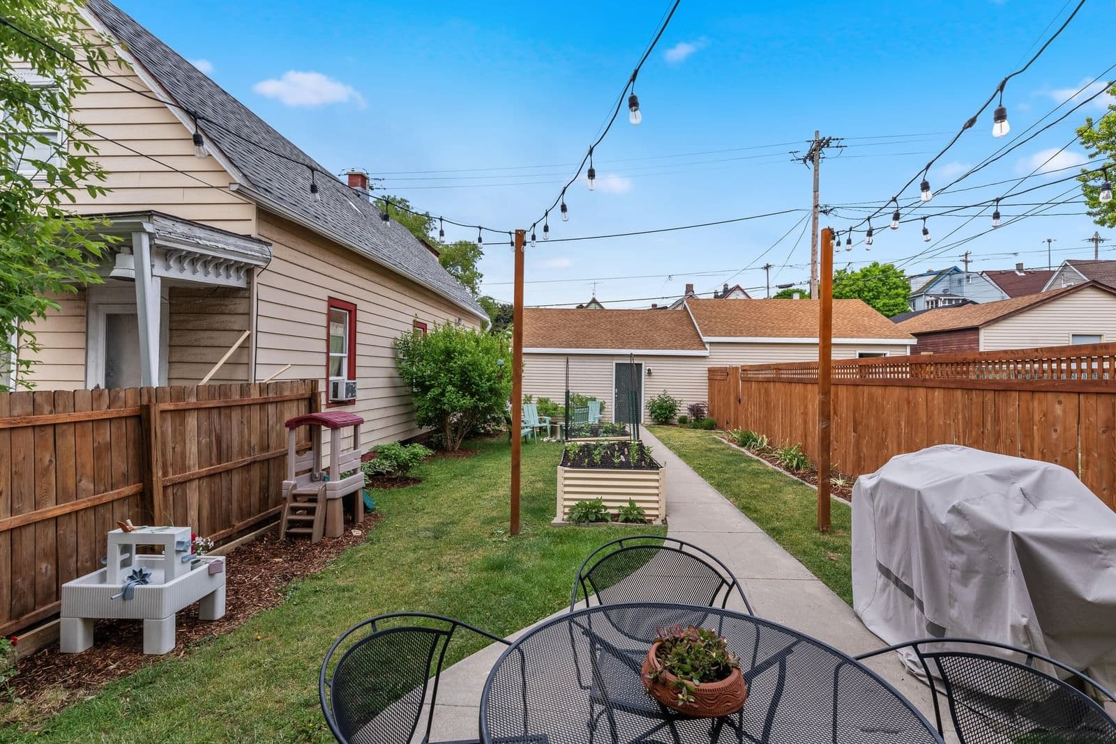 Photo 5 of 1825 3rd