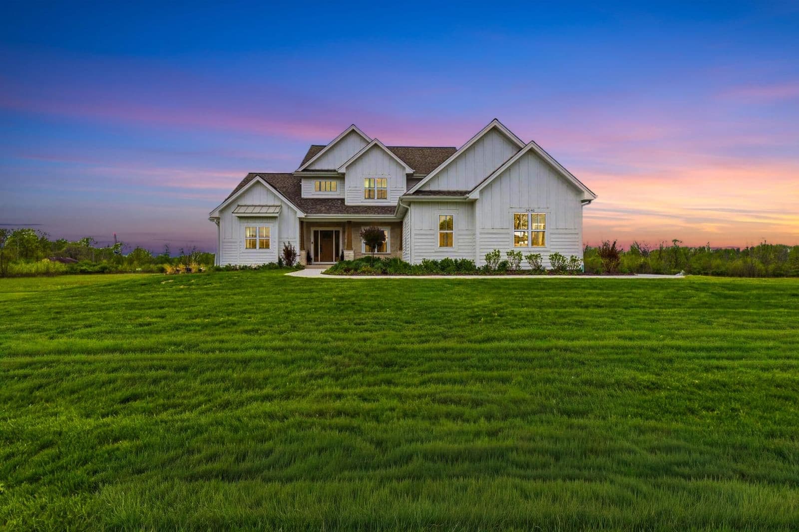 14141 Lake Shore