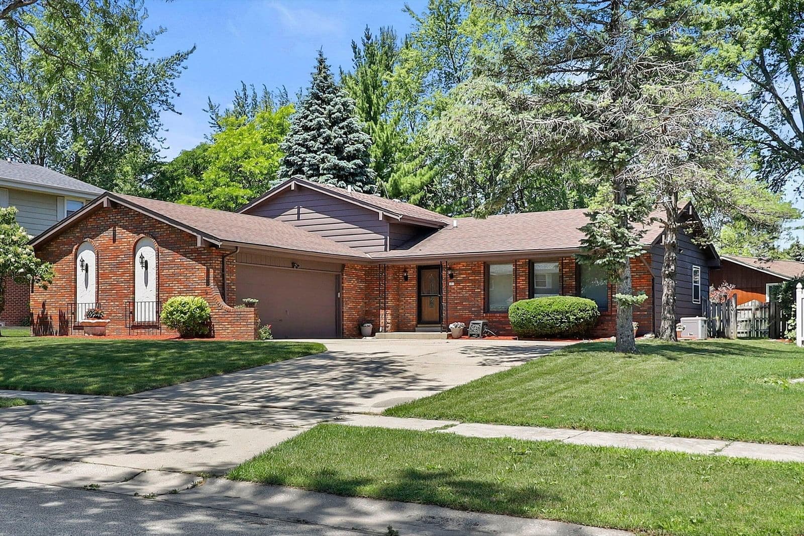 480 Arthur, Oak Creek, WI