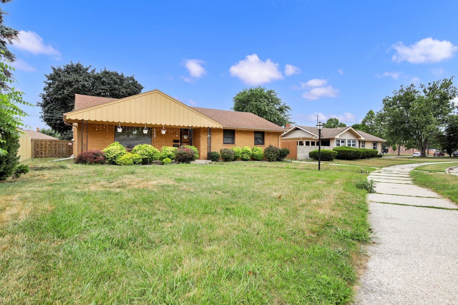 3446 Stratford