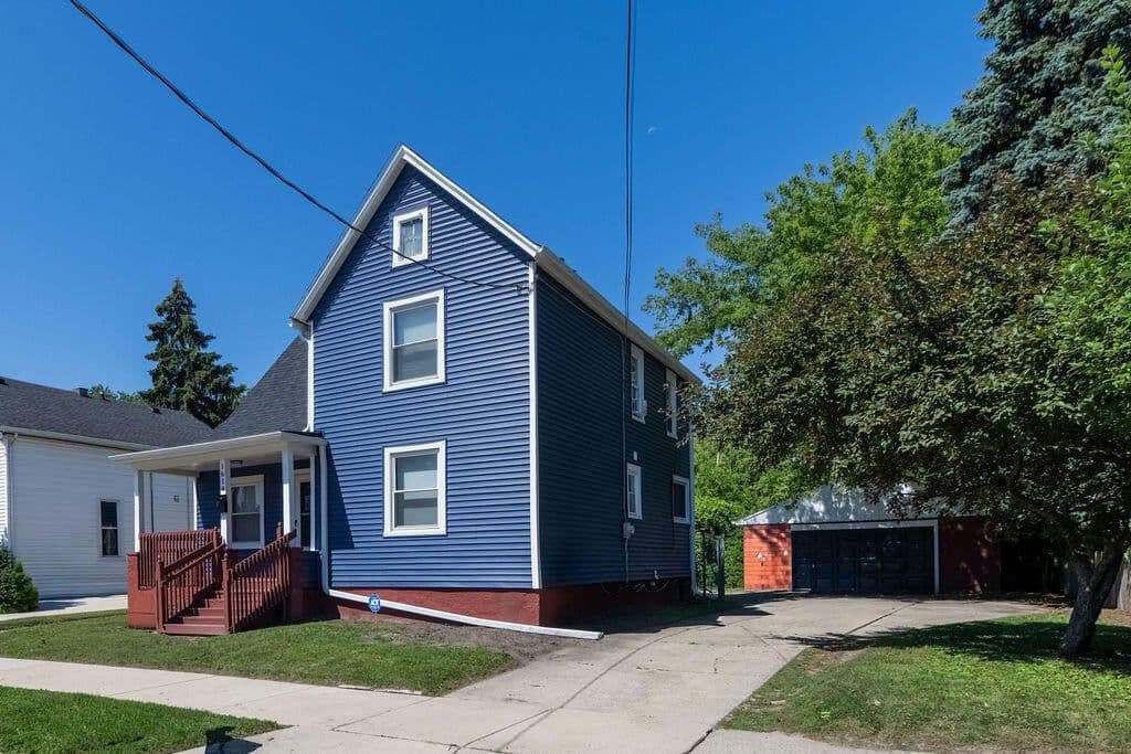 1614 Saint Clair