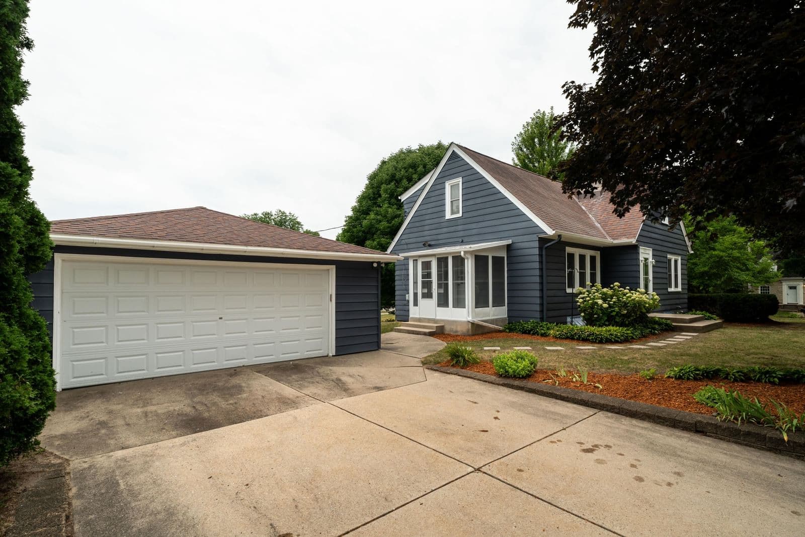 Photo 4 of 10431 Courtland
