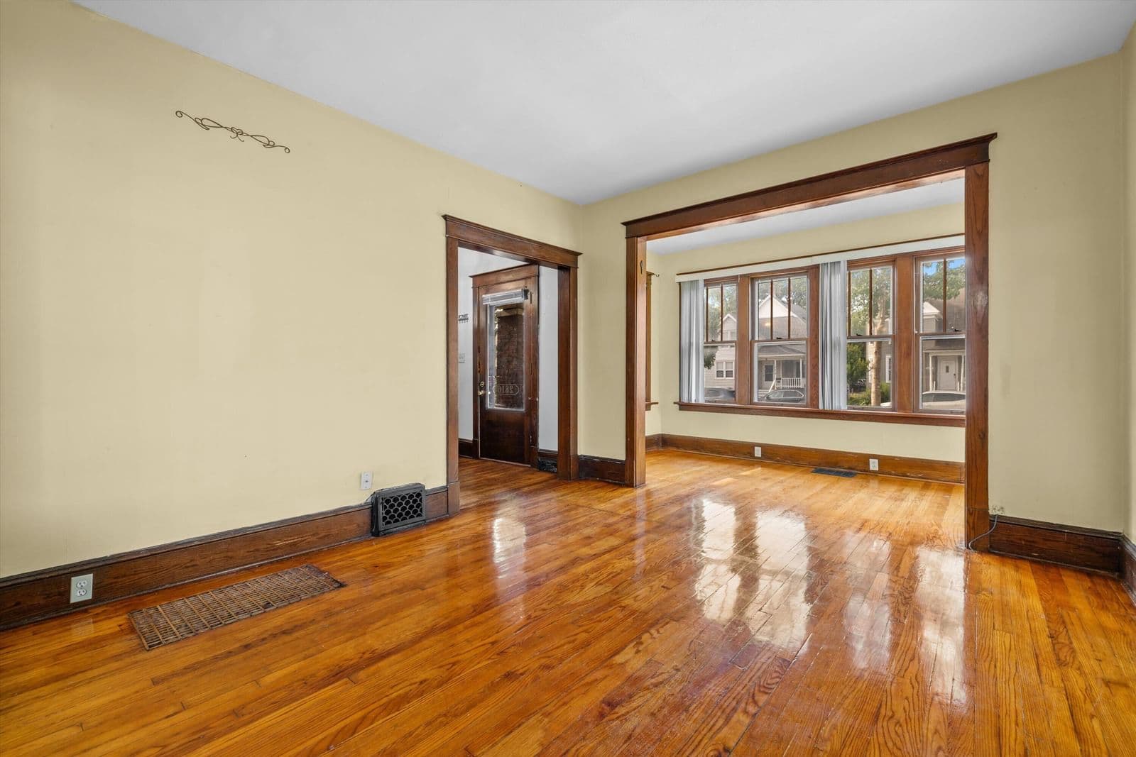 Photo 5 of 2816 Wright
