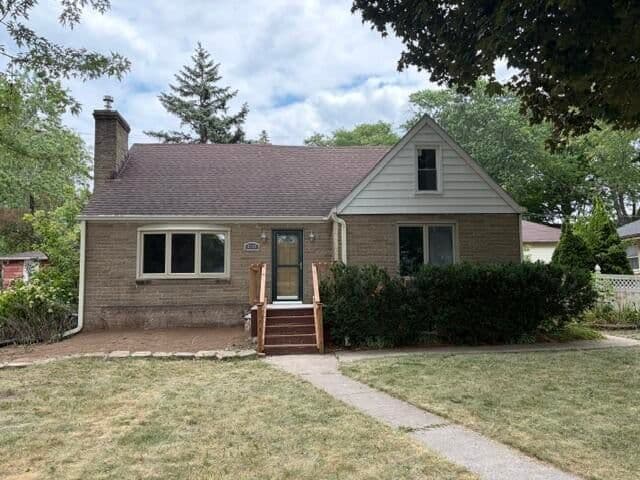4260 93rd, Wauwatosa, WI