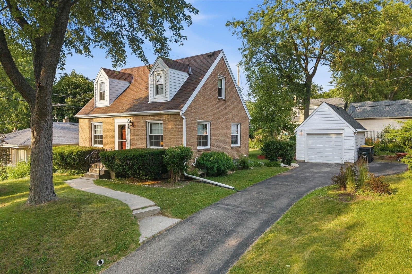 828 113th, Wauwatosa, WI