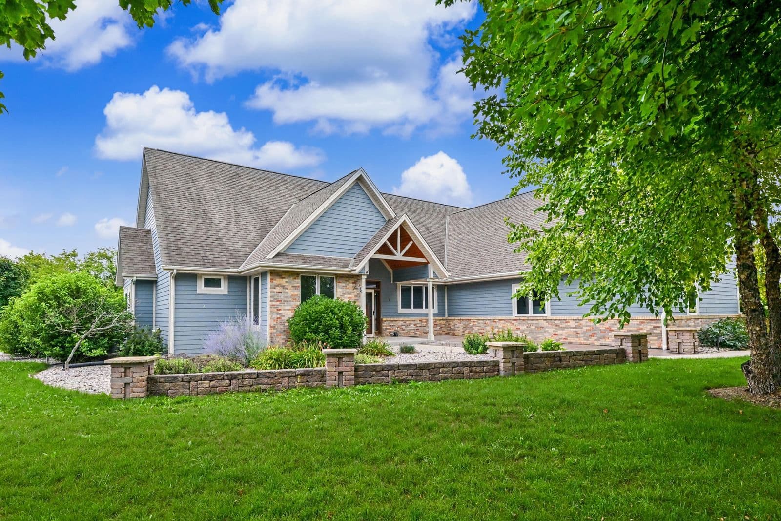 2635 Sunset, Port Washington, WI