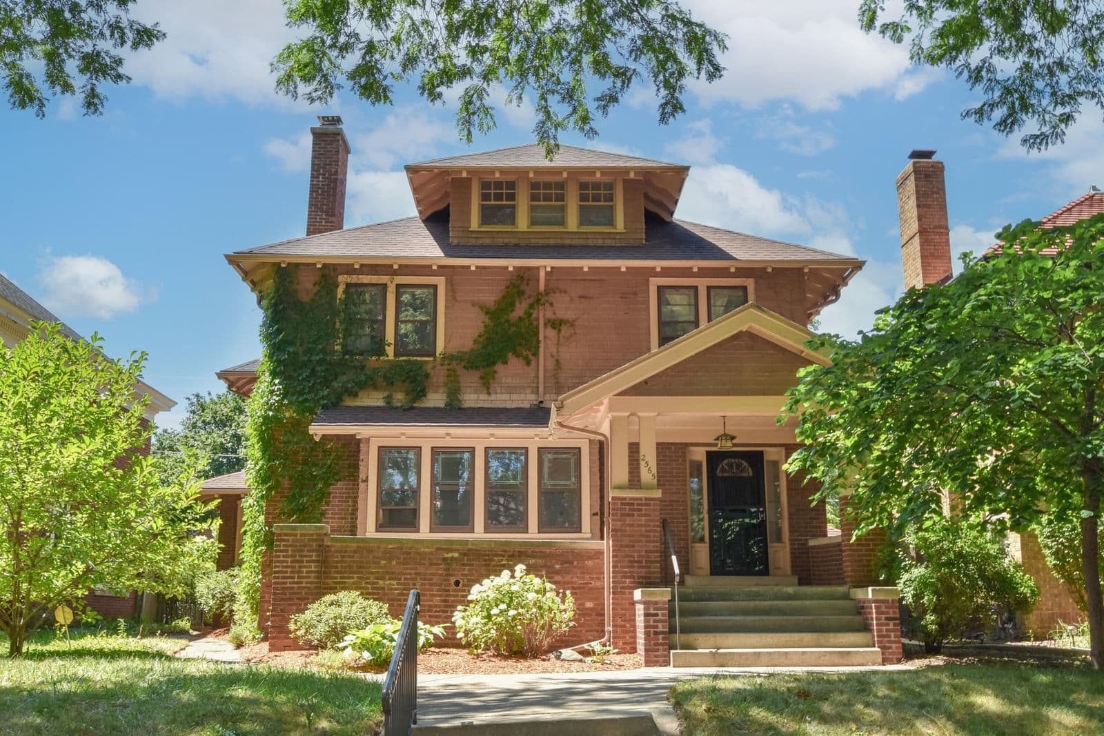 2565 Grant