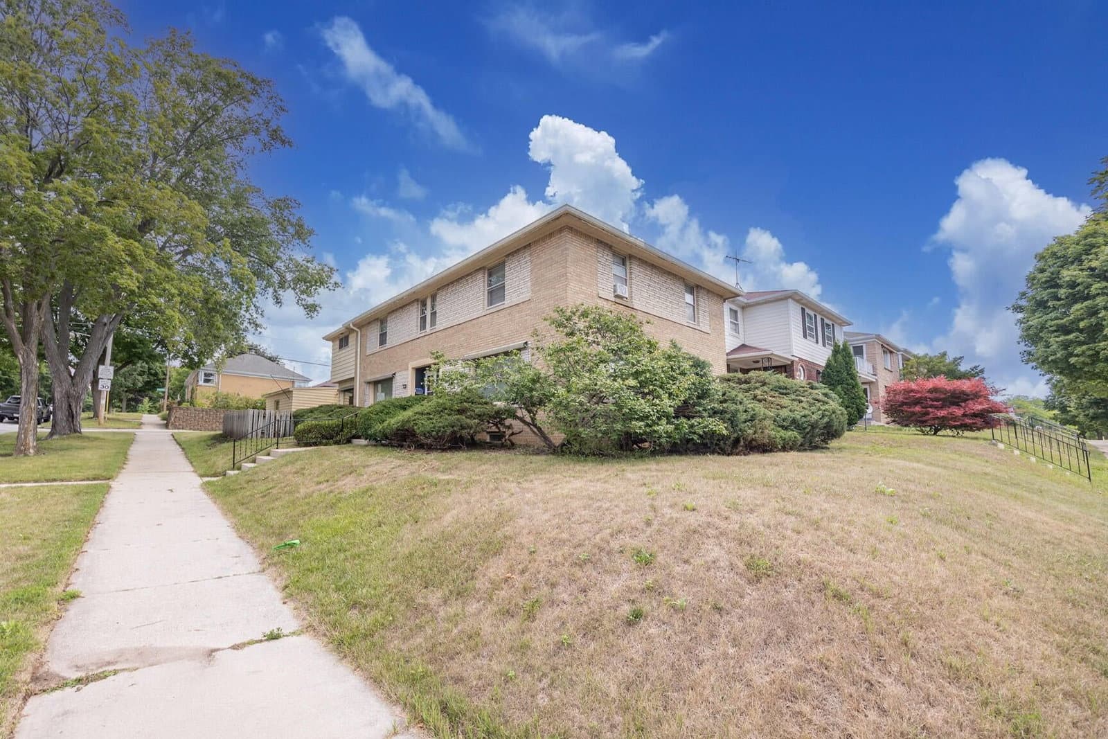 Photo 5 of 2704 84th