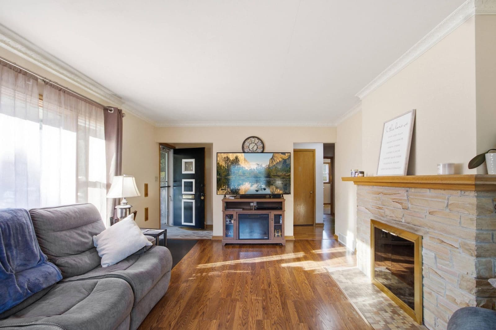 Photo 5 of 10727 Grantosa