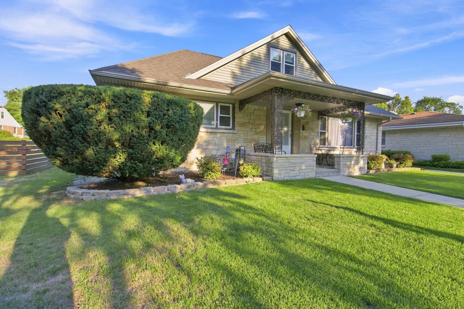 Photo 4 of 10727 Grantosa
