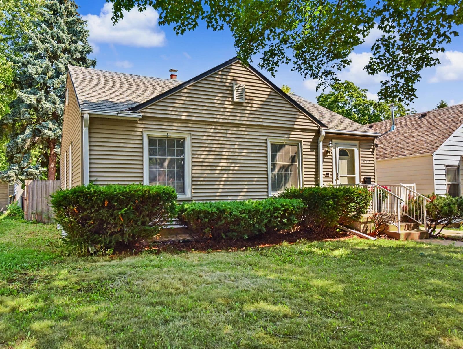 8714 Hayes