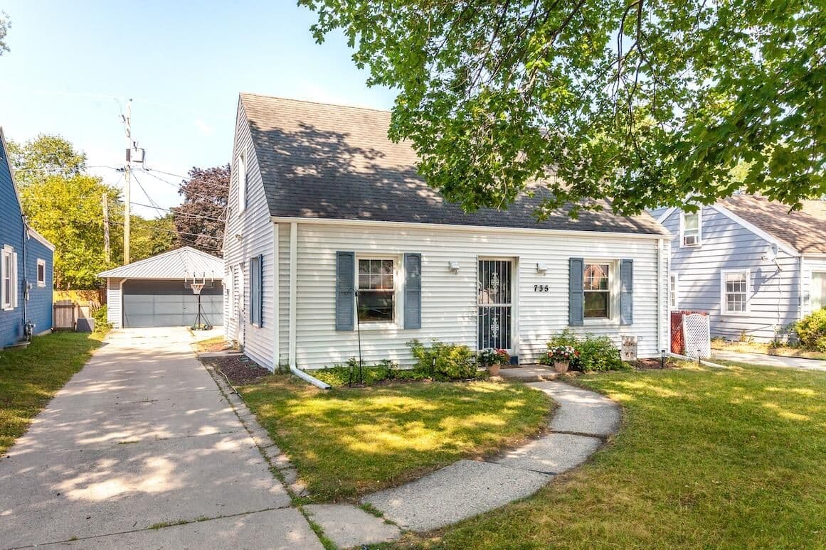 735 112th, Wauwatosa, WI