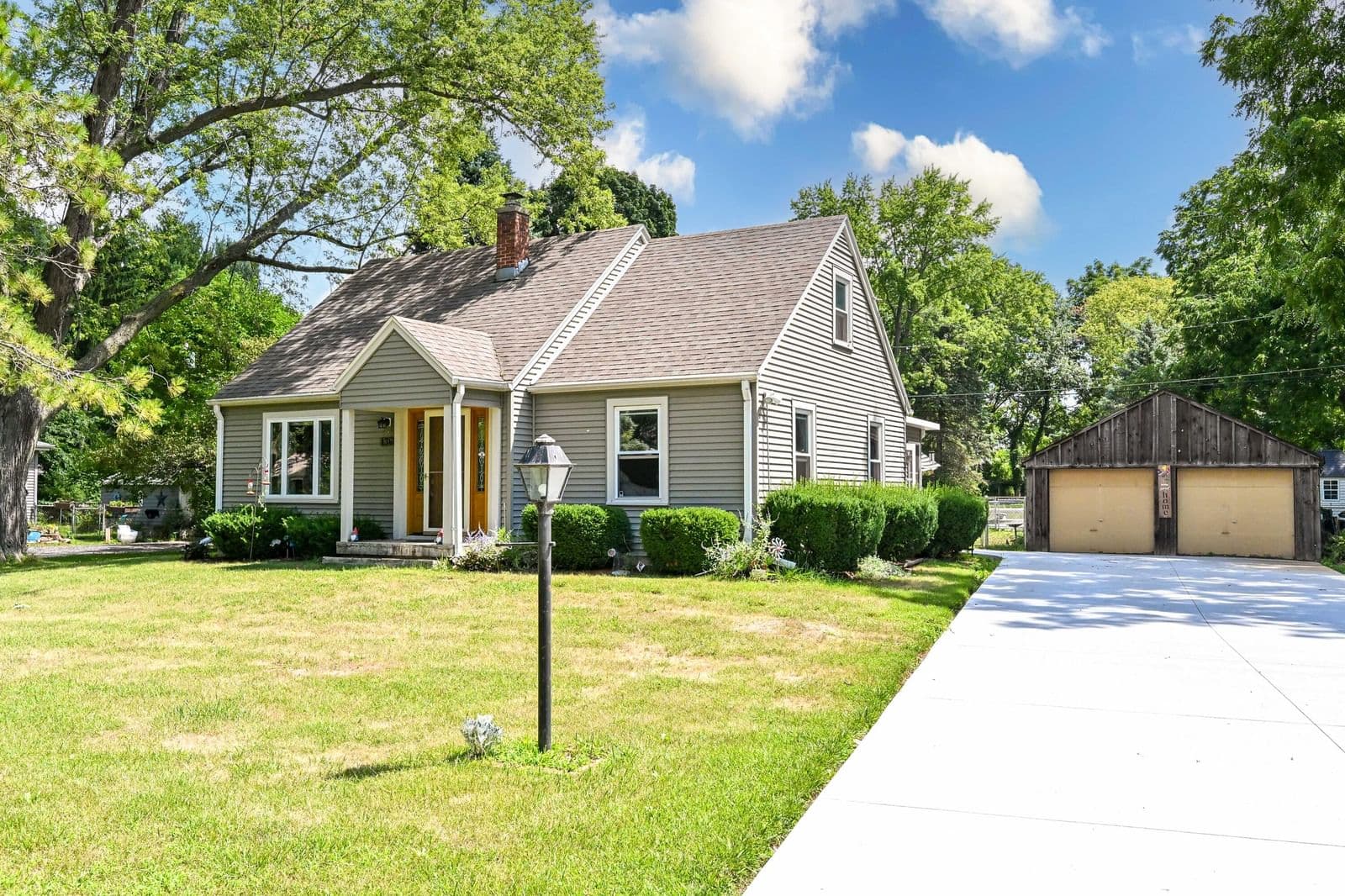 136 123rd, Wauwatosa, WI