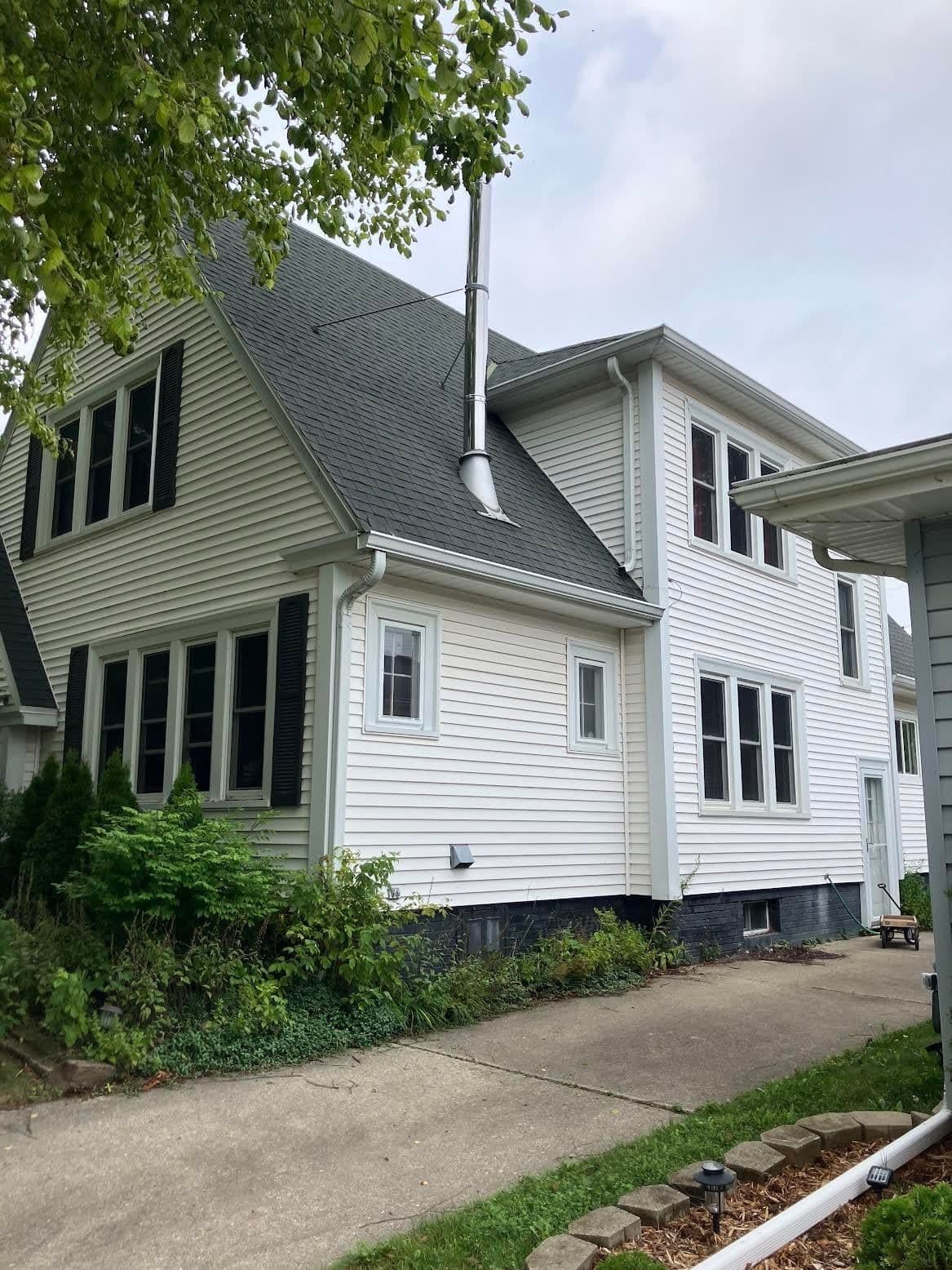 704 William