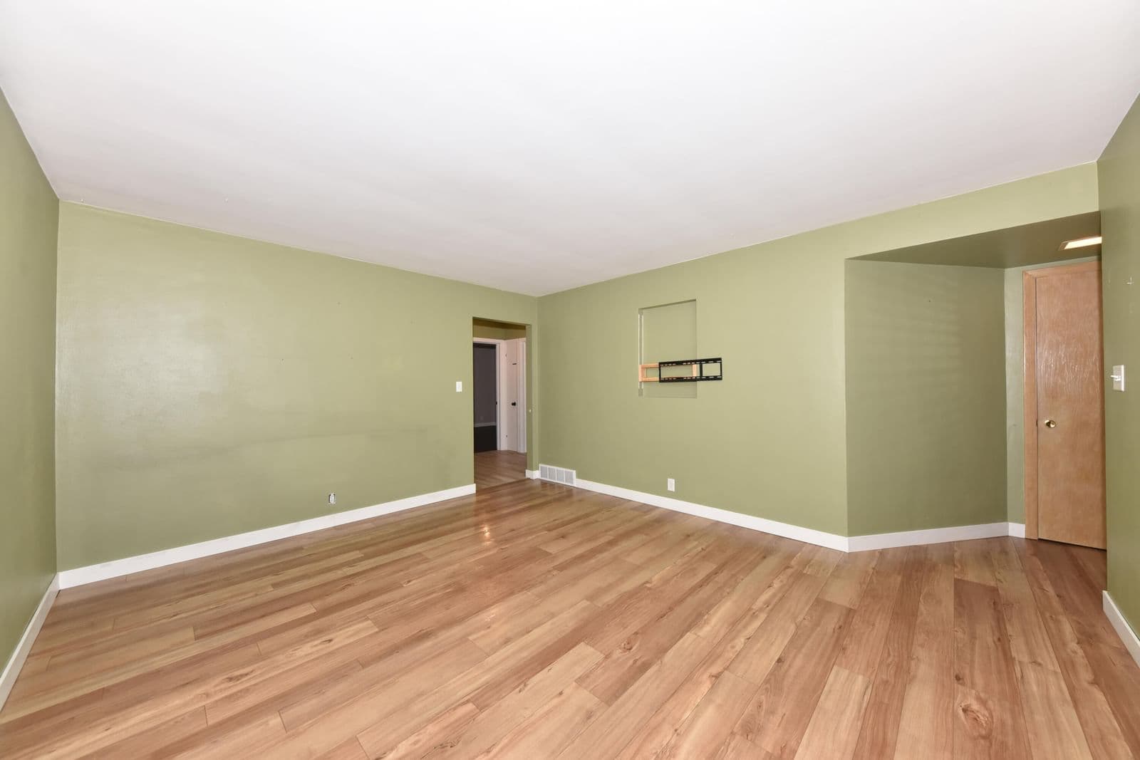 Photo 4 of 3229 56th