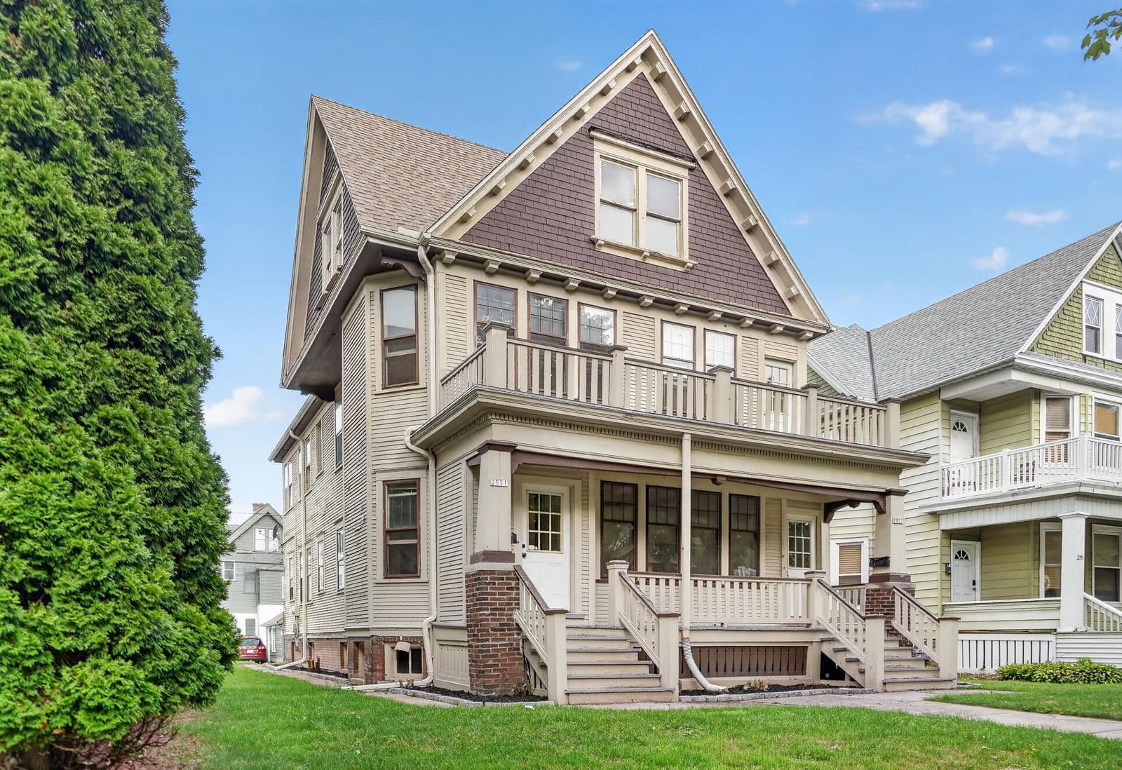 2951 Farwell