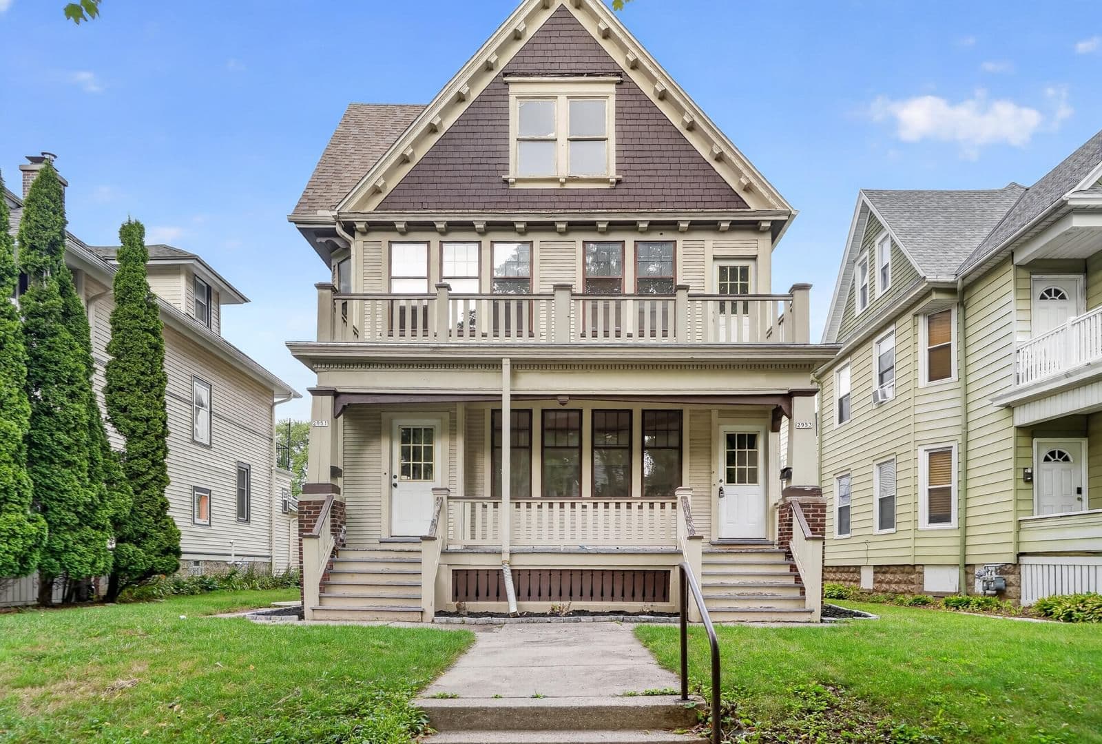 2951 Farwell