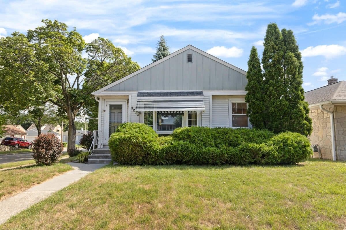 3230 Ruskin