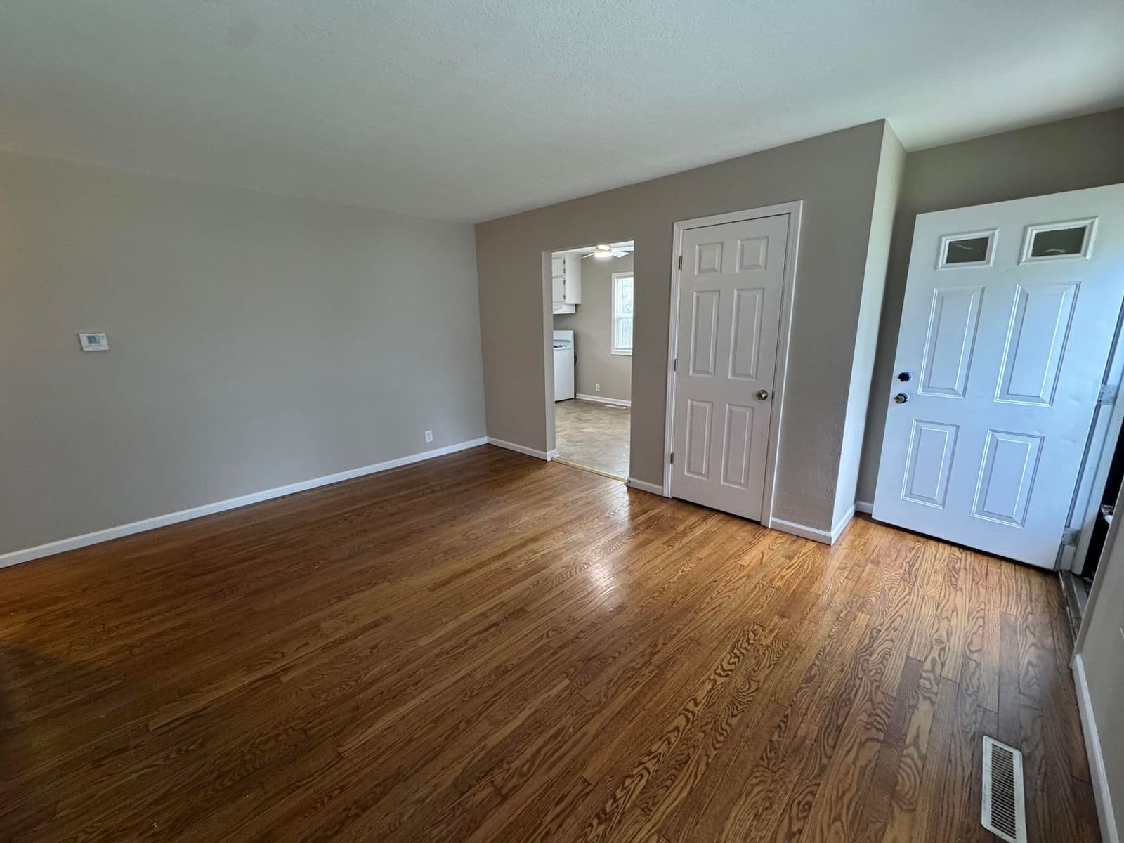 Photo 5 of 4864 63rd