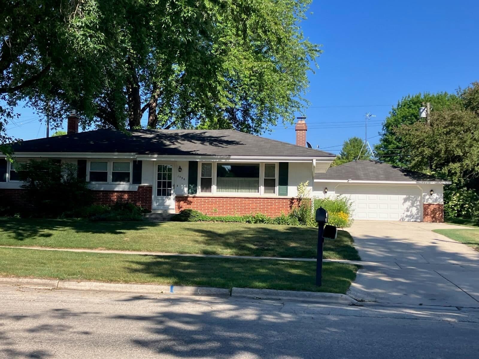 1534 Holden, Port Washington, WI