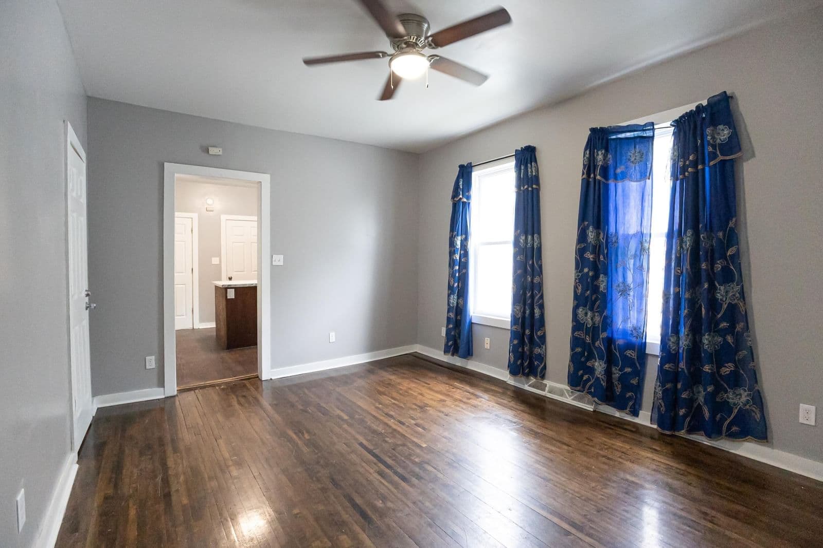 1554 Chambers