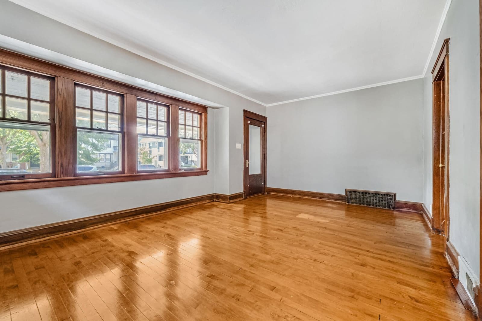 Photo 5 of 2828 49th