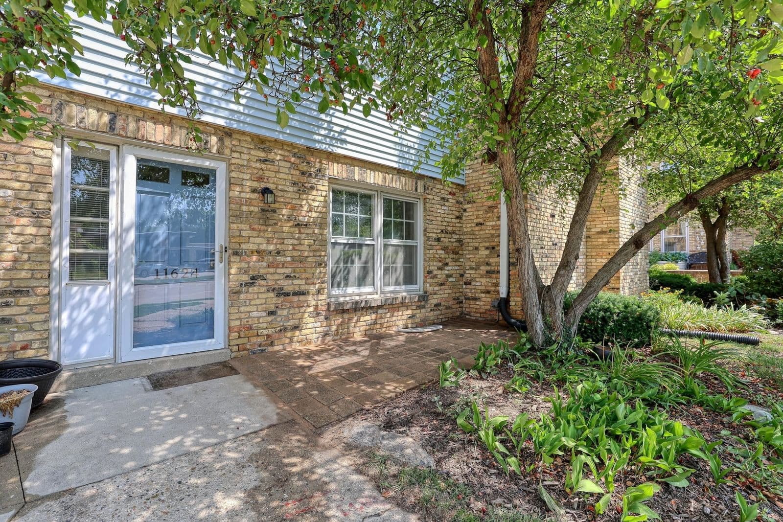 11624 Bluemound, Wauwatosa, WI