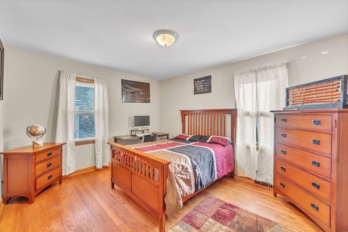 Photo 4 of 4960 73rd