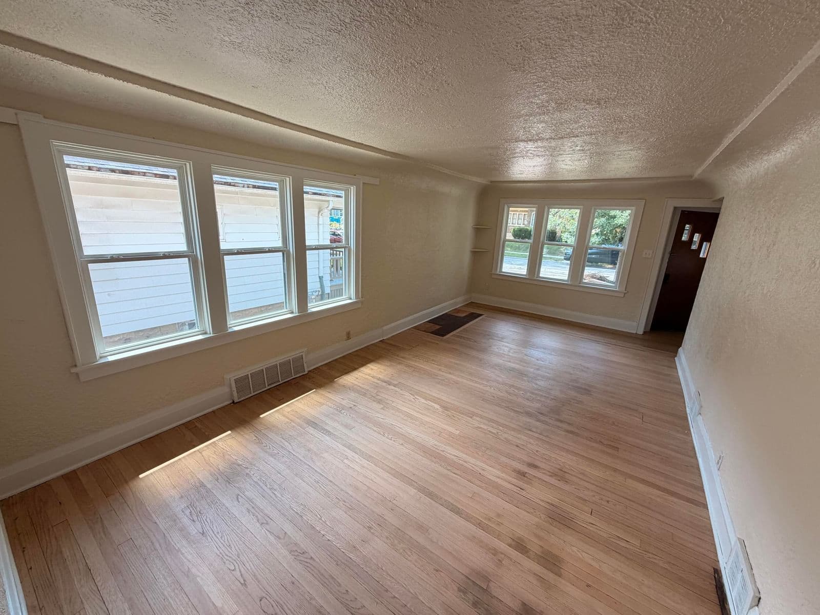 Photo 4 of 222 73rd