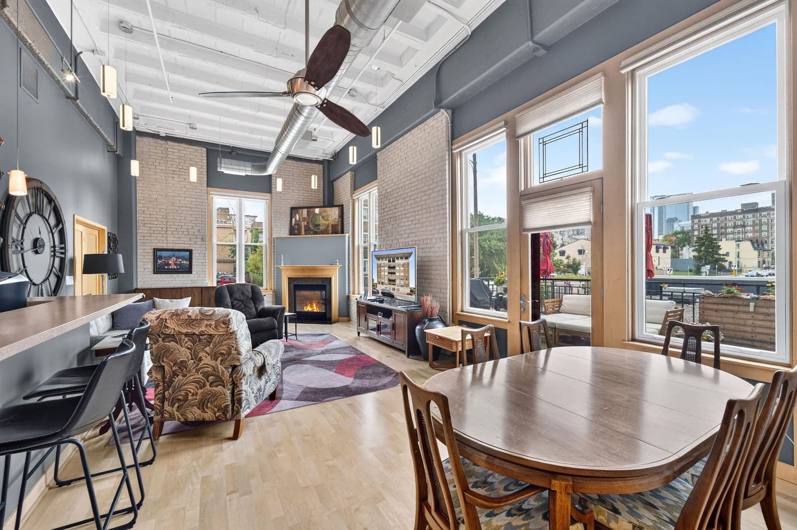 1325 Van Buren