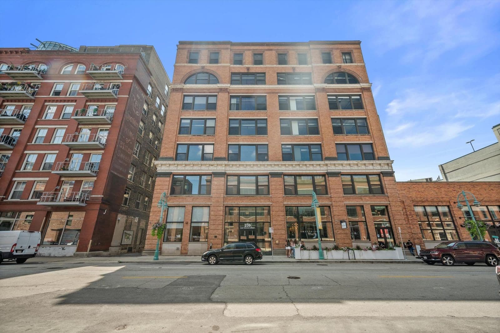 239 Chicago