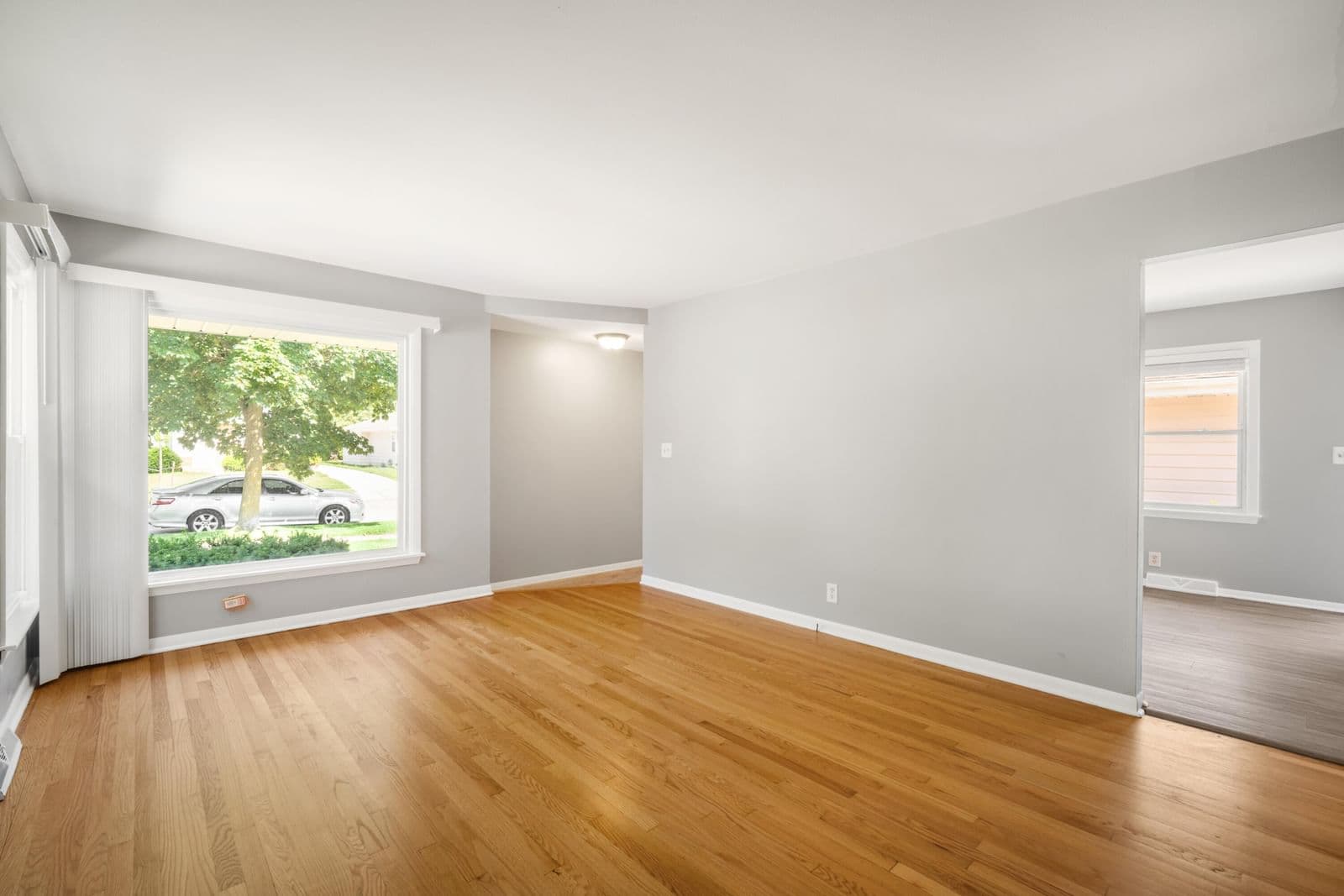 Photo 3 of 4921 104th