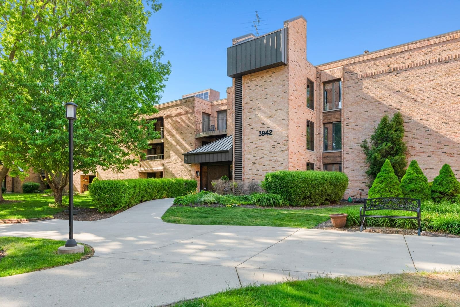 3942 Oakland, Shorewood, WI