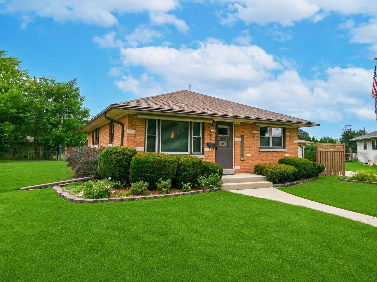 3220 82nd, Milwaukee, WI