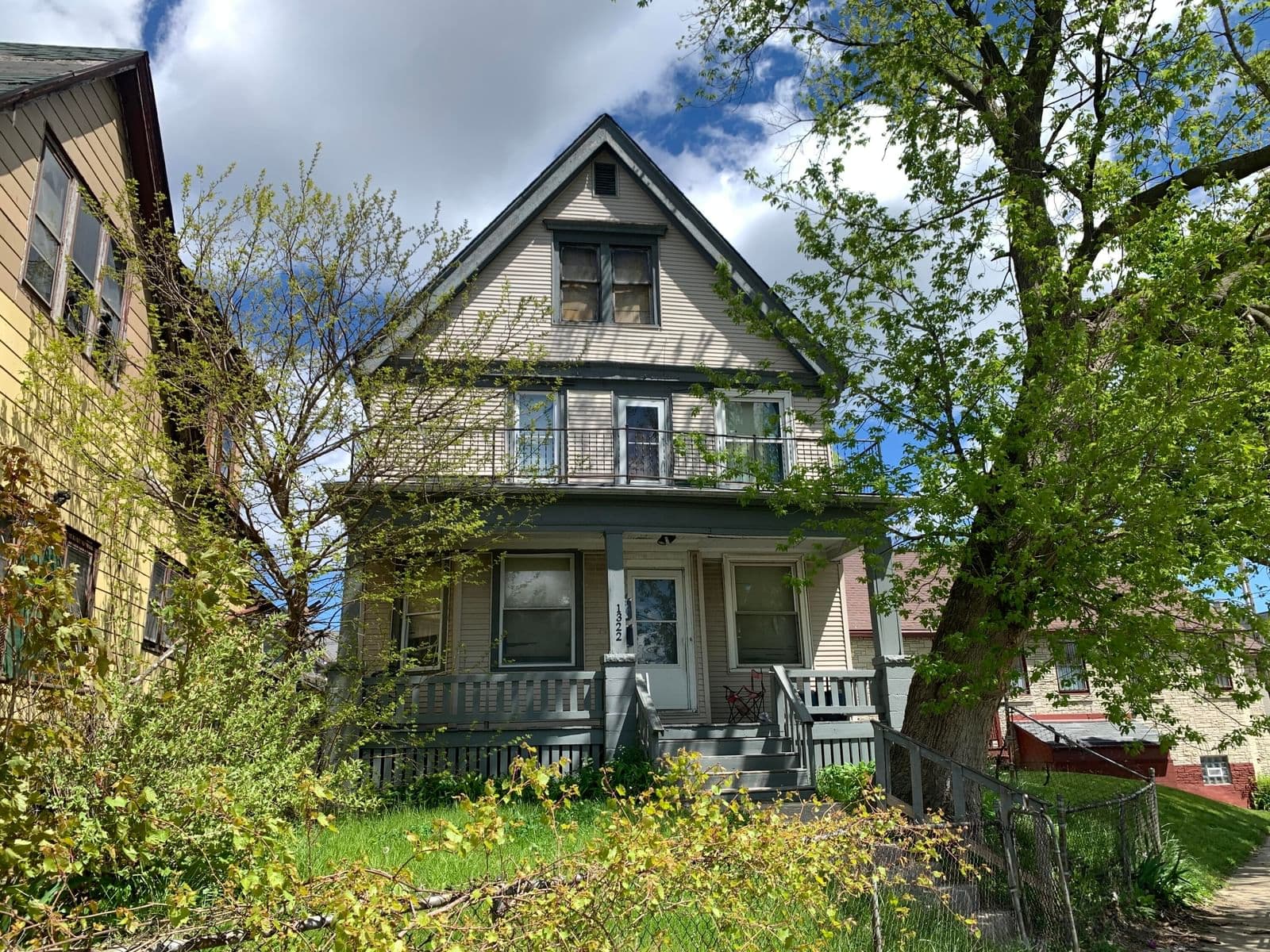 1322 Hopkins