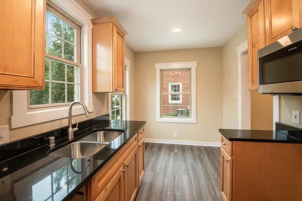 Photo 4 of 5026 Bay Ridge