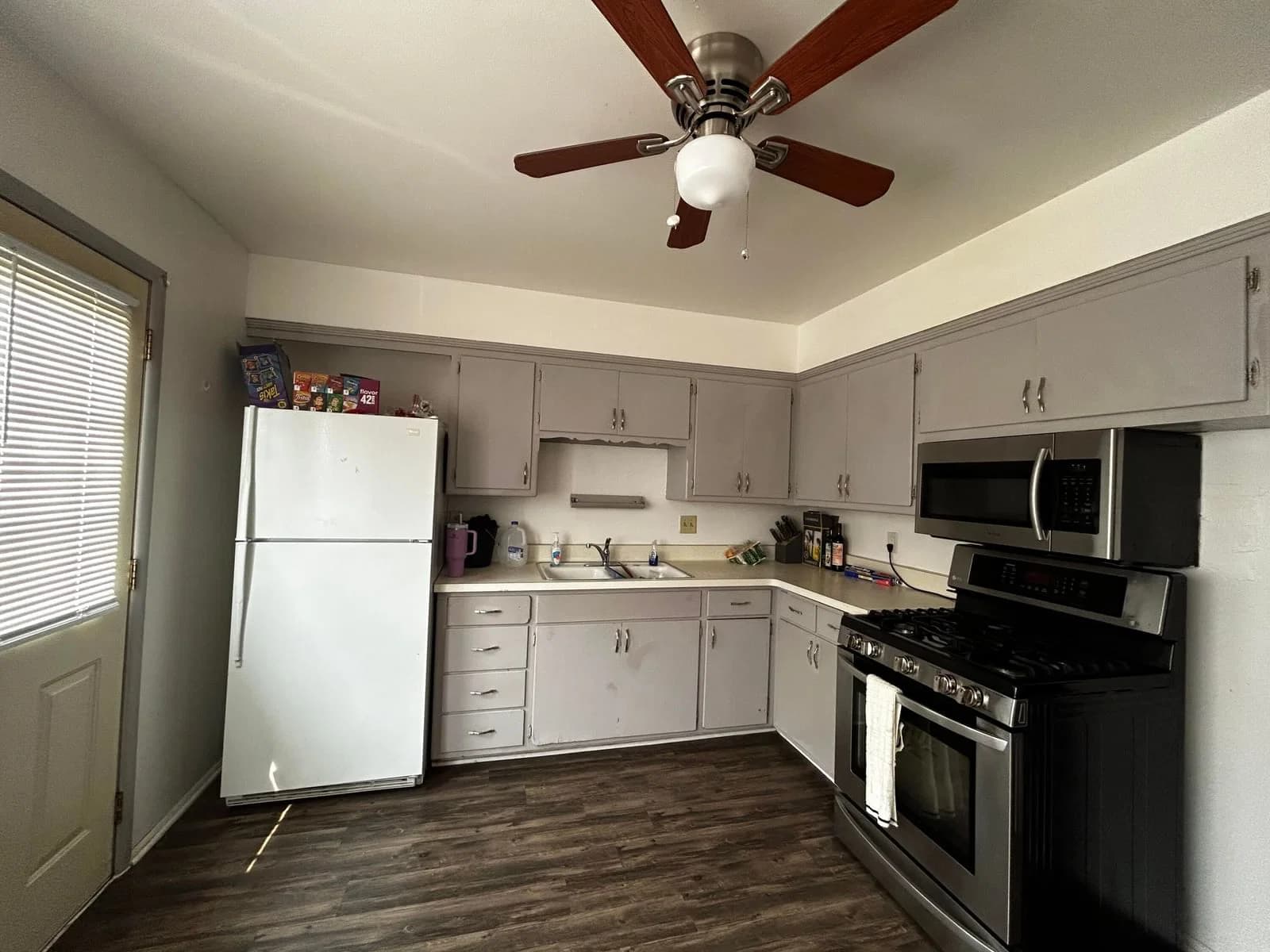 Photo 5 of 4048 Marquette Dr