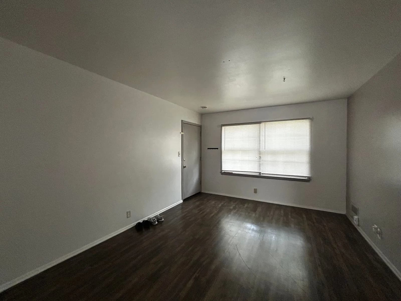 Photo 4 of 4048 Marquette Dr