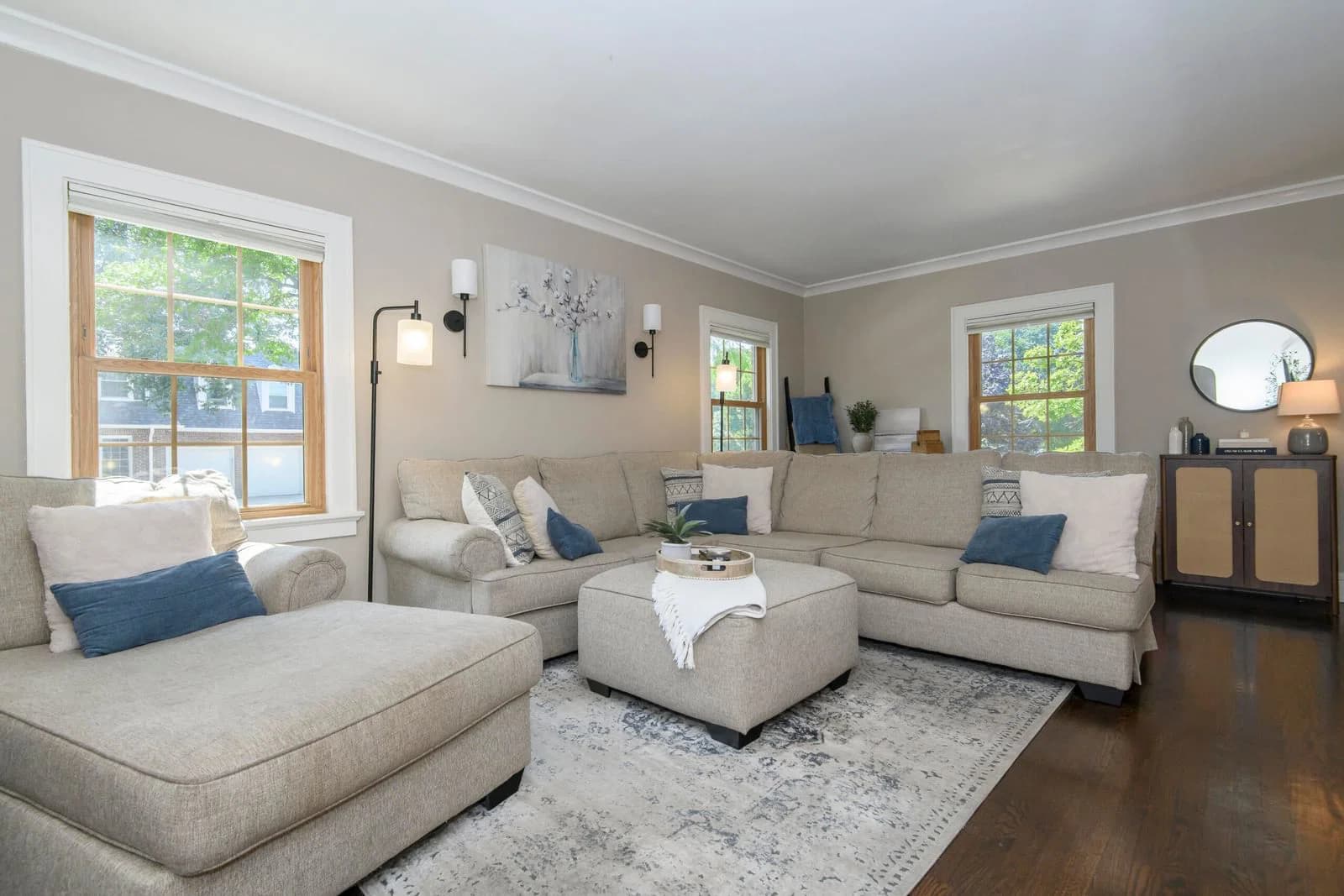 Photo 5 of 1614 Kenmore Pl