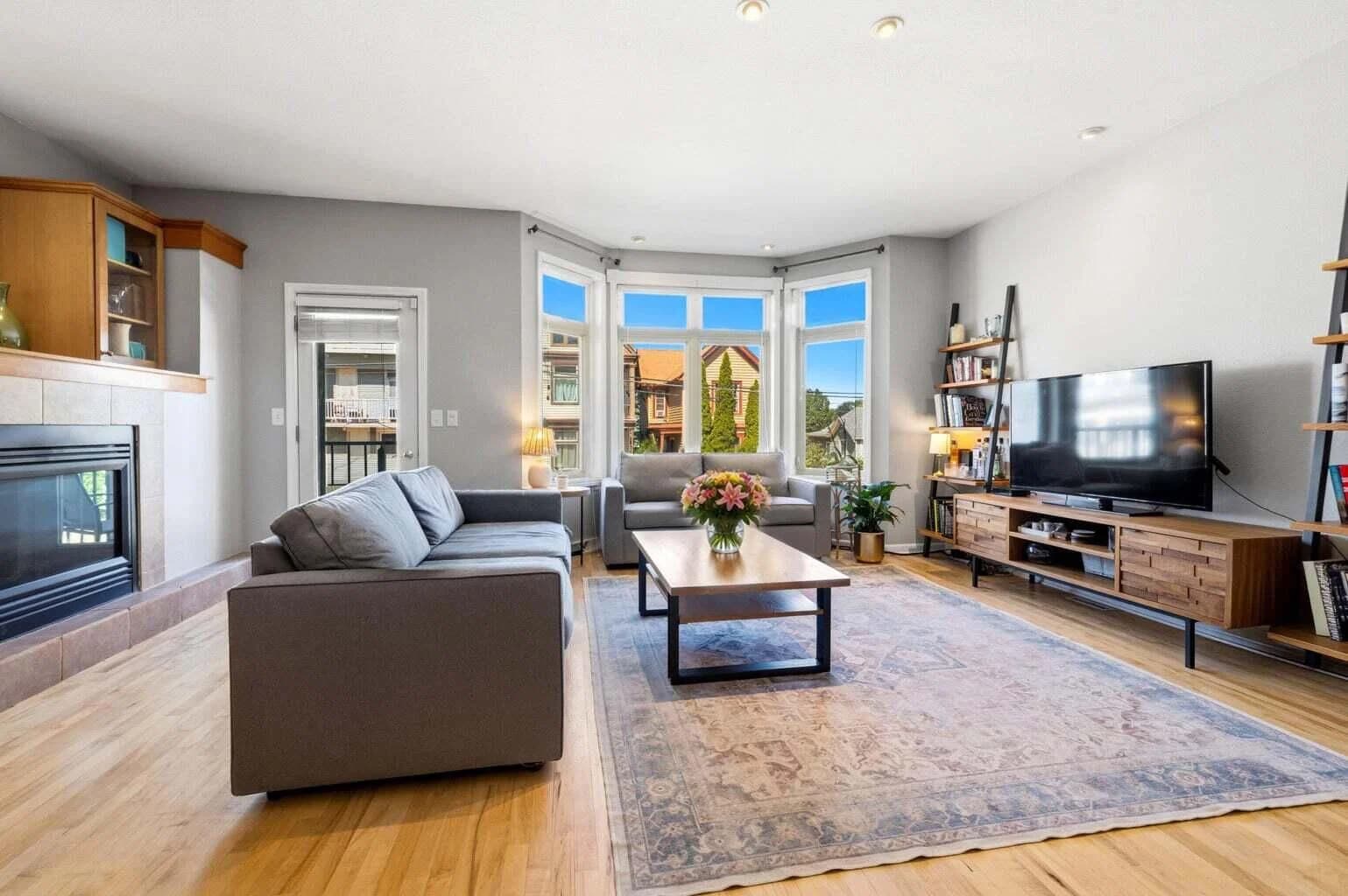 Photo 4 of 1712 Marshall St