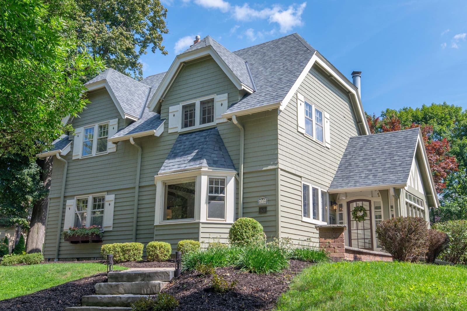 6116 Washington, Wauwatosa, WI