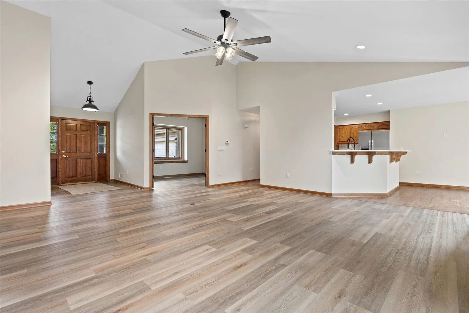 Photo 5 of 2072 Hope Ln