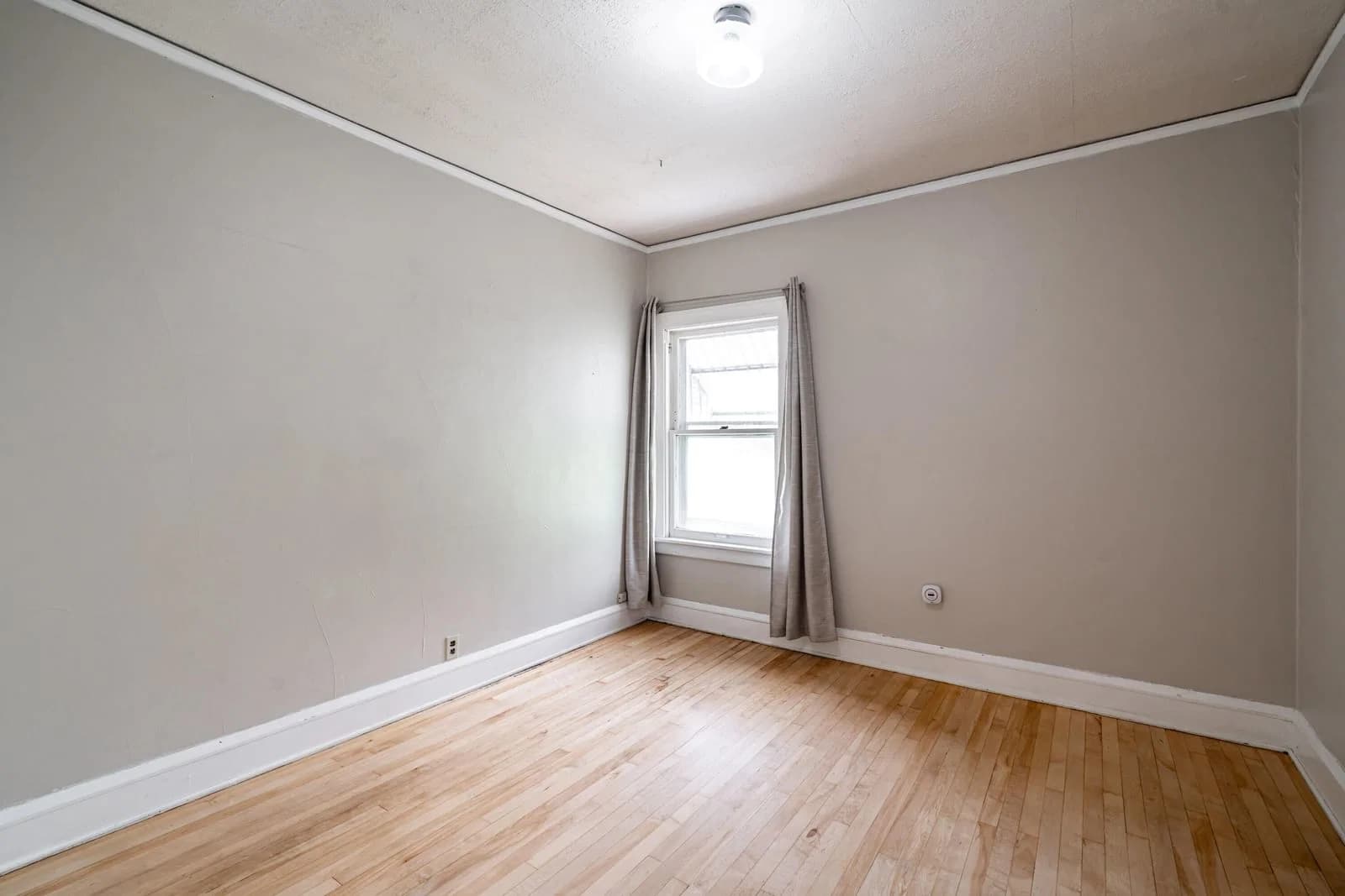 Photo 5 of 1813 54th St