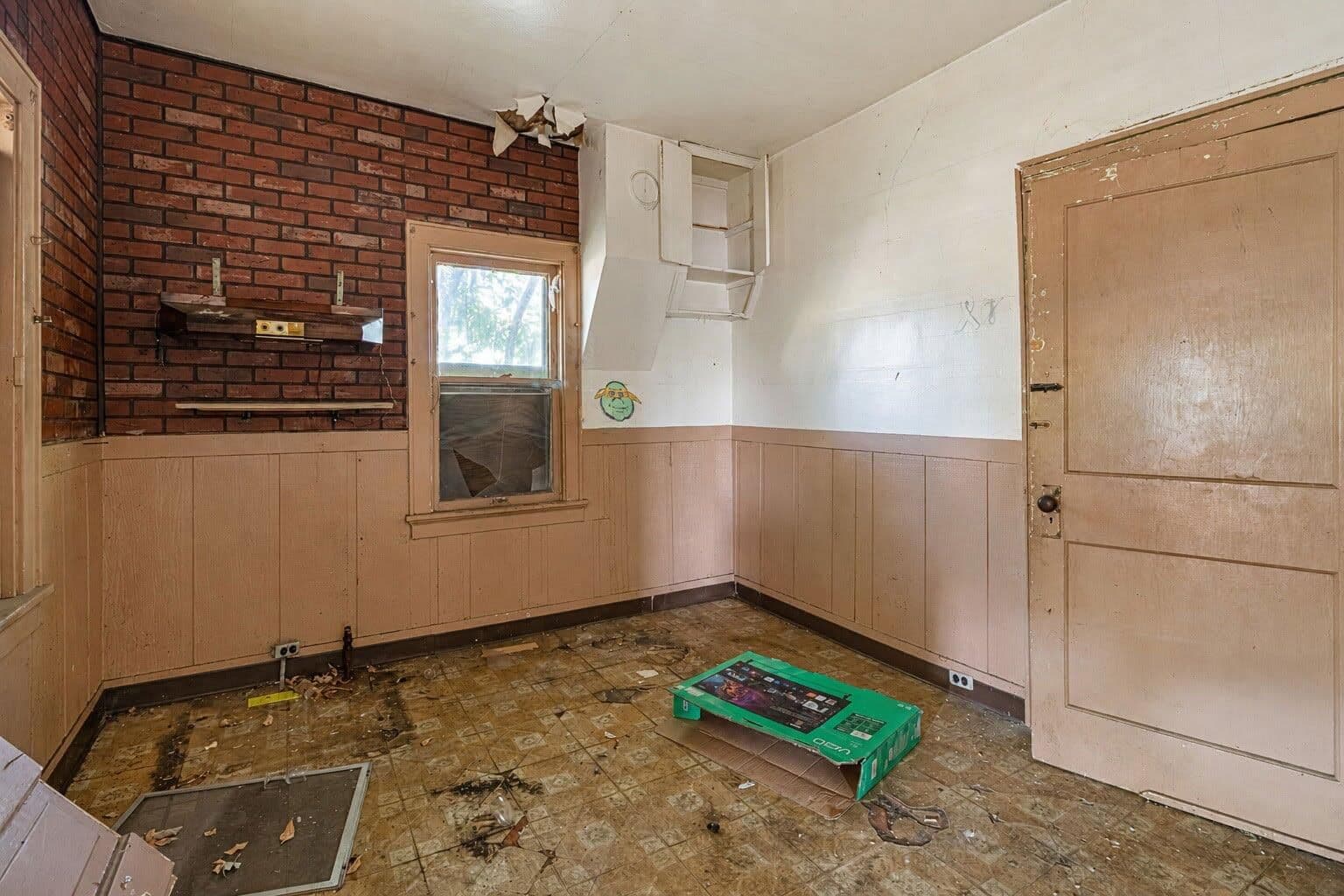 Photo 5 of 2532 Lloyd St