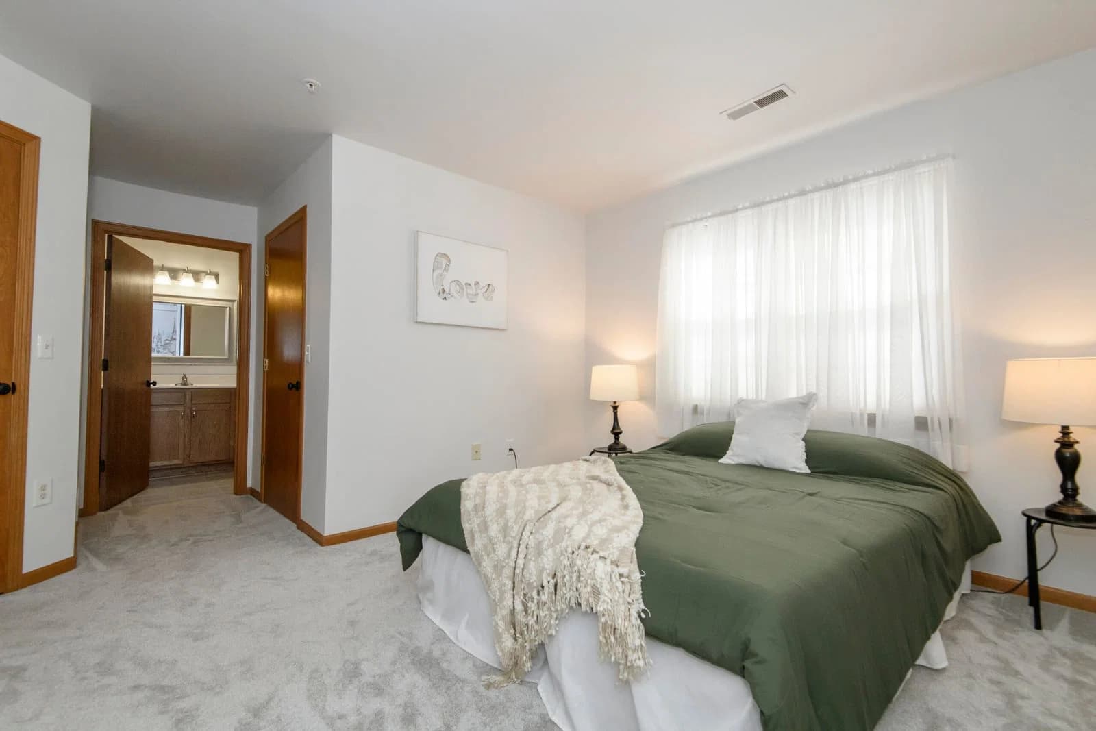 Photo 5 of 18730 Emerald Cir