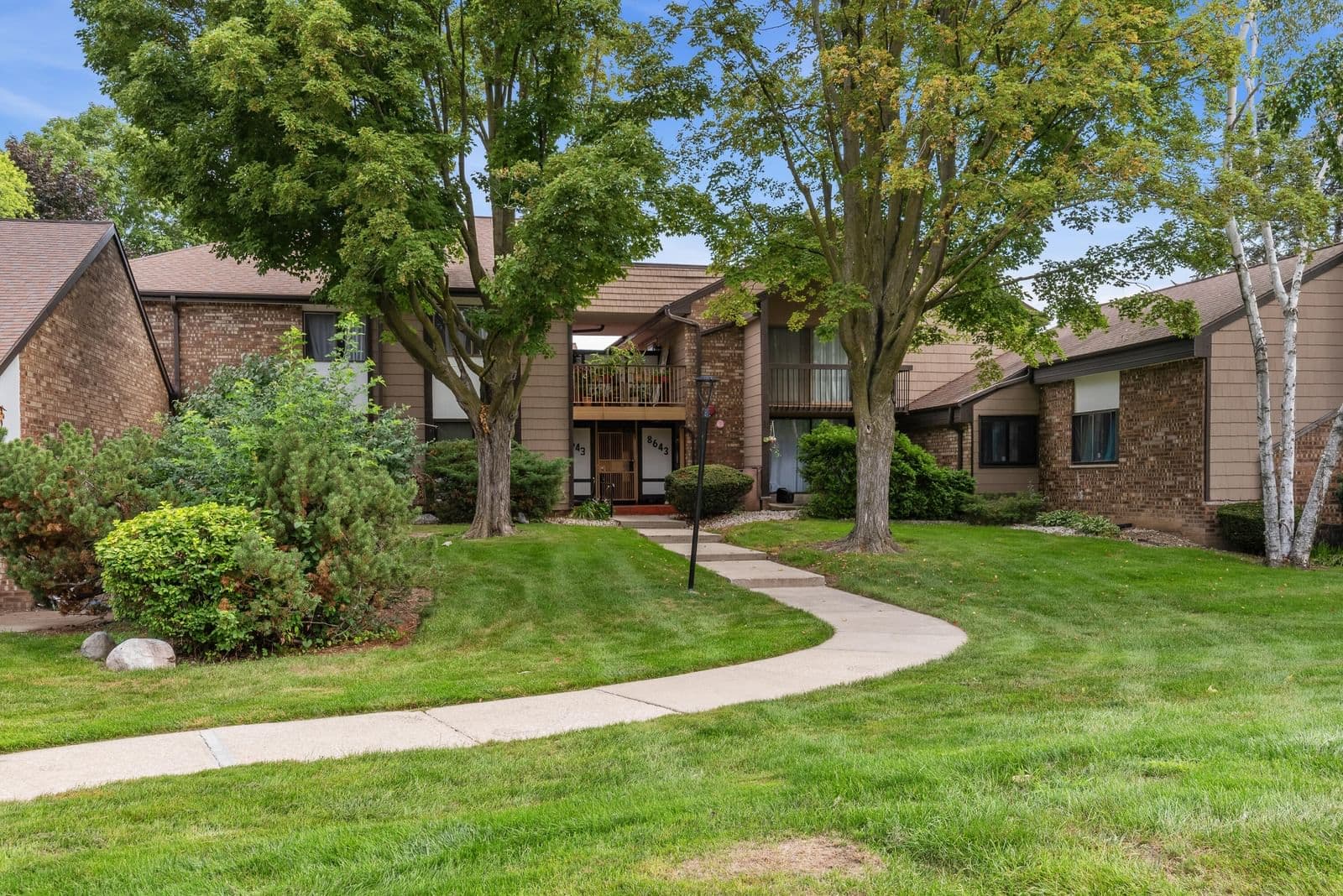 8643 Servite Dr