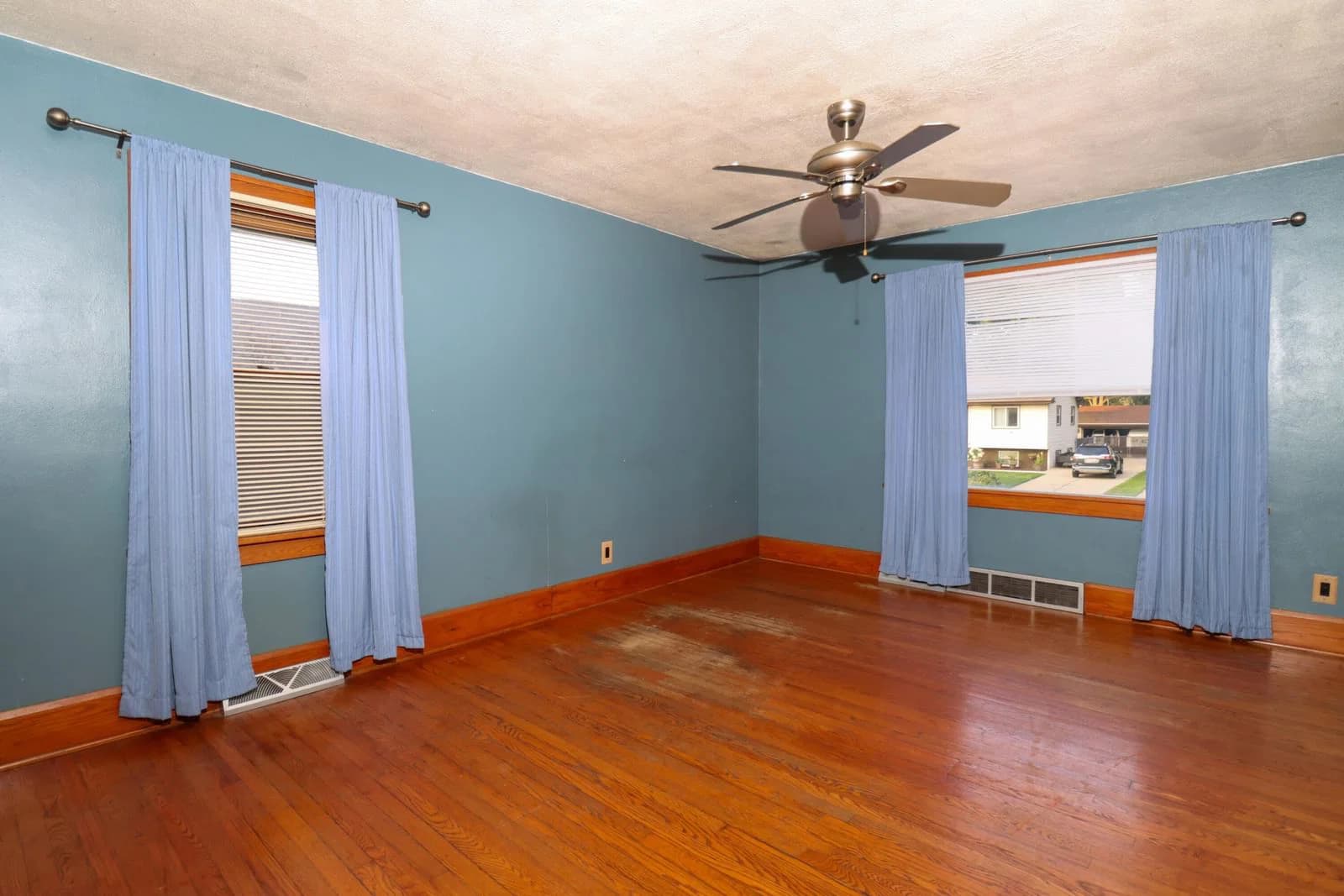 Photo 5 of 1512 Virginia St