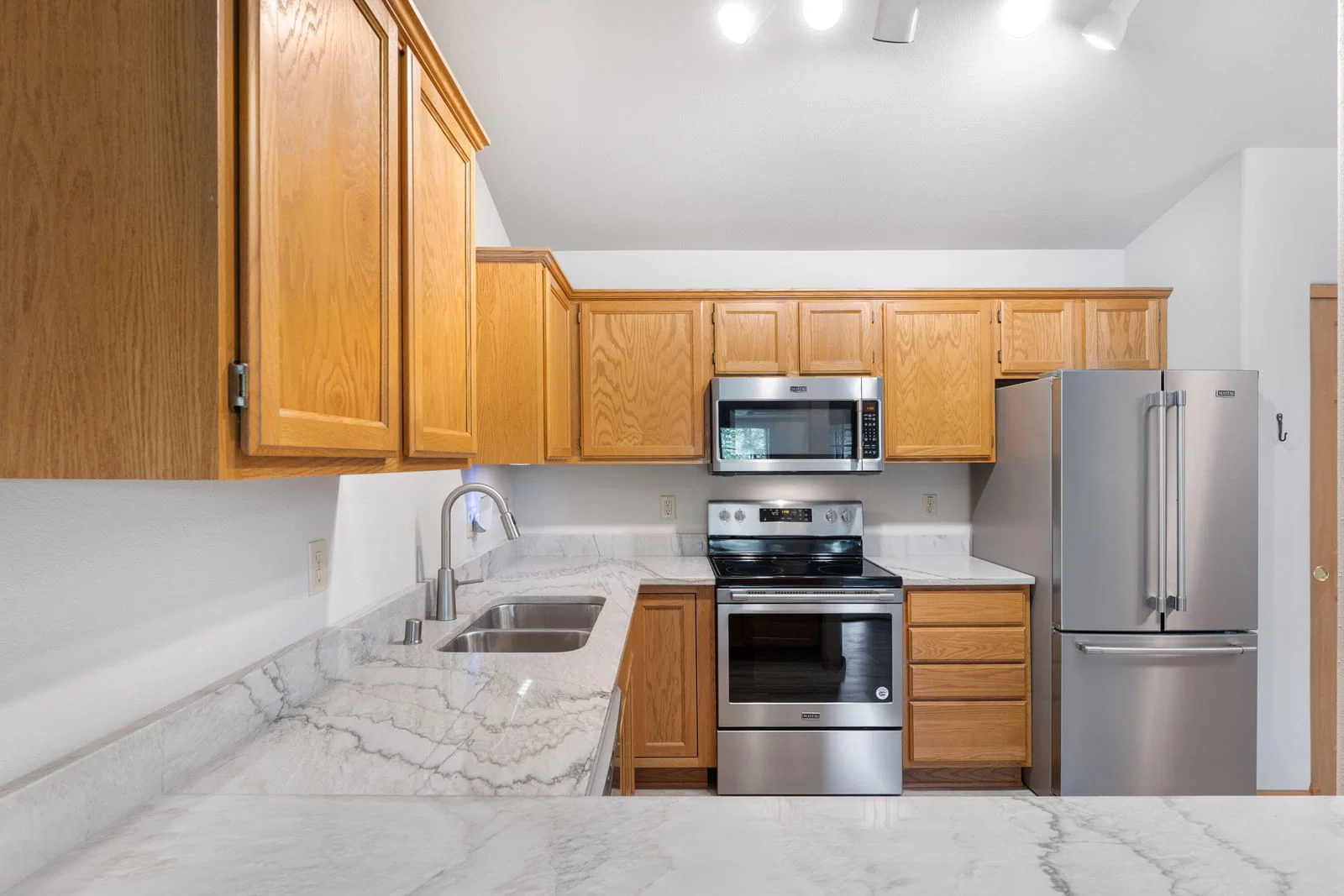 Photo 4 of 1495 Garay Ln